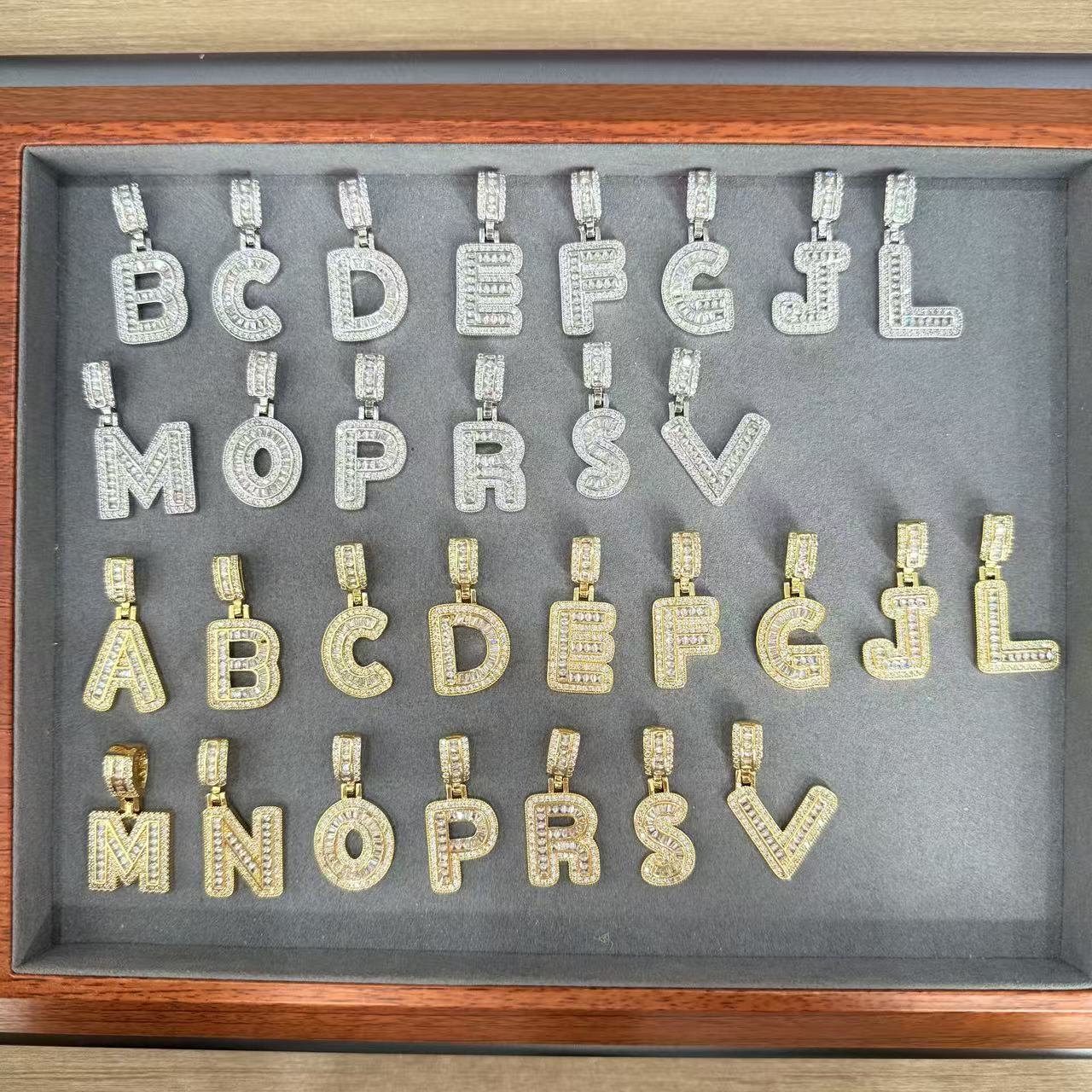 【NEW】【Limited Stock!】Initial Pendant